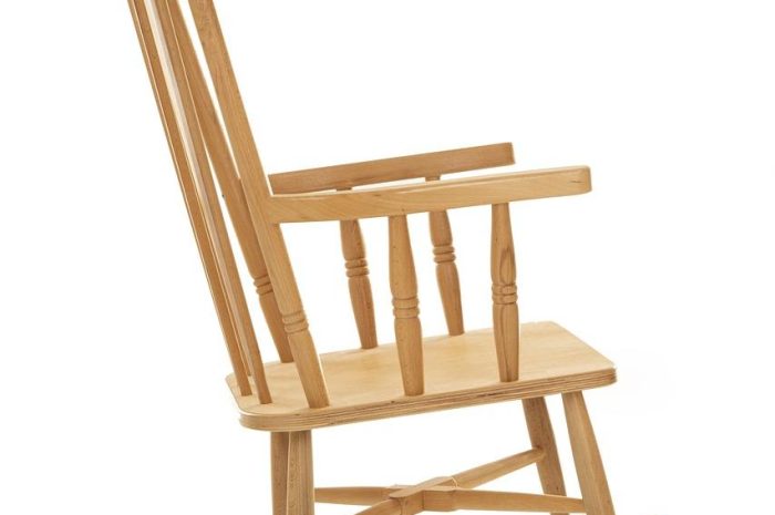 Drewniane meble ogrodowe – naturalna klasa