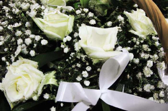 Kwiaty na pogrzebie. Jakie wybrać?